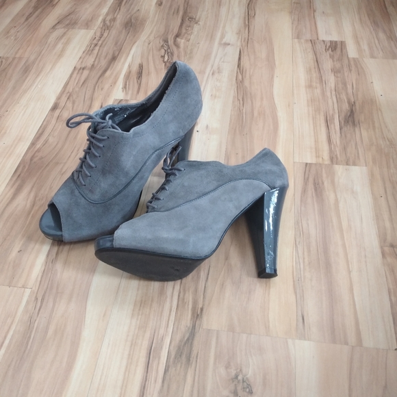 Ann Taylor Loft Unique Vintage Lace up heel shoes - Picture 7 of 11